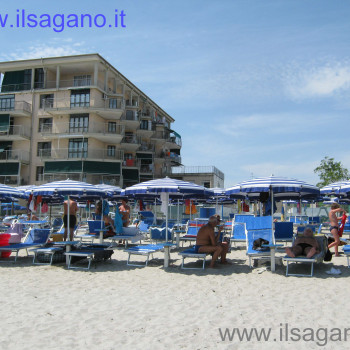 27/7-3/8 App. CON SPIAGGIA COMPRESA 