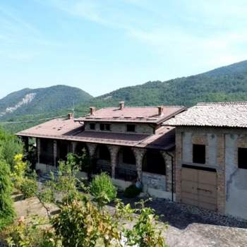 Villa in vendita a Vernasca (Piacenza)