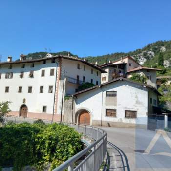 Villa in vendita a Drena (Trento)