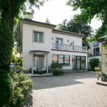 Villa in vendita a Caronno Pertusella (Varese)