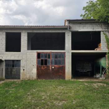 Terreno in vendita a Cazzano di Tramigna (Verona)