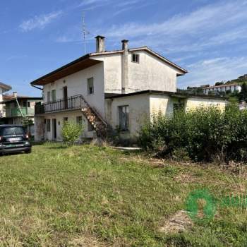 Rustico in vendita a Povoletto (Udine)