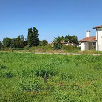 Terreno in vendita a Paese (Treviso)