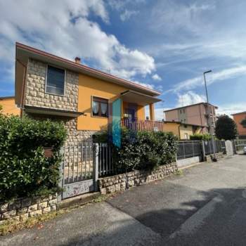 Casa singola in vendita a Curno (Bergamo)