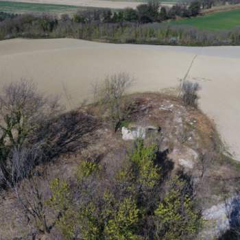 Rustico in vendita a San Costanzo (Pesaro e Urbino)