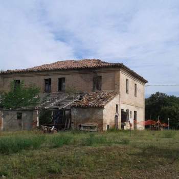 Rustico in vendita a Vallefoglia (Pesaro e Urbino)