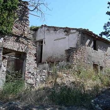 Rustico in vendita a Vallefoglia (Pesaro e Urbino)