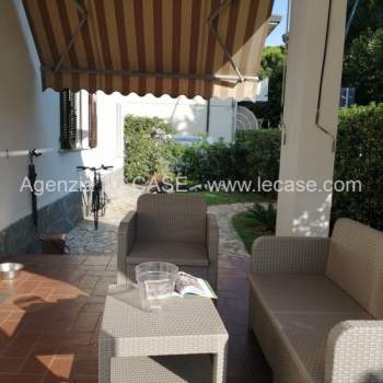 Villa in vendita a Forte dei Marmi (Lucca)