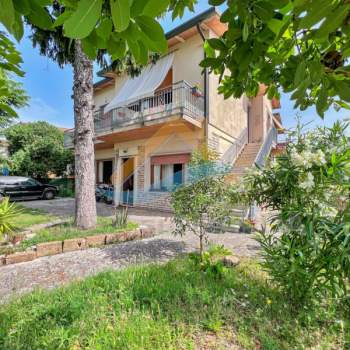 Villa in vendita a Peschiera del Garda (Verona)