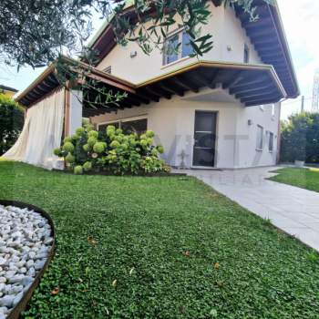 Villa in vendita a Mazzano (Brescia)