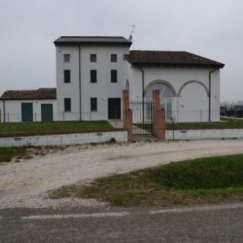 Casa singola in vendita a Quistello (Mantova)