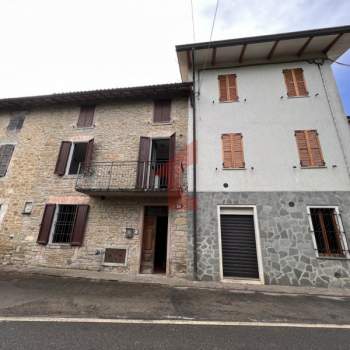 Casa a schiera in vendita a Neviano degli Arduini (Parma)