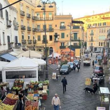 Negozio in affitto a Napoli (Napoli)