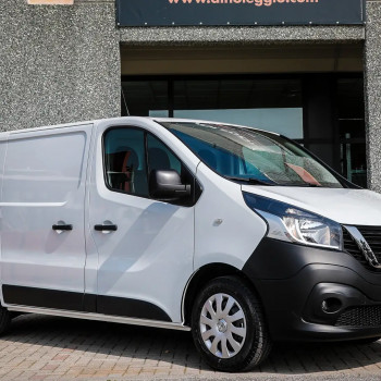 Nissan NV300 Passo Corto