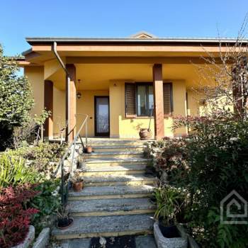 Villa in vendita a Crescentino (Vercelli)