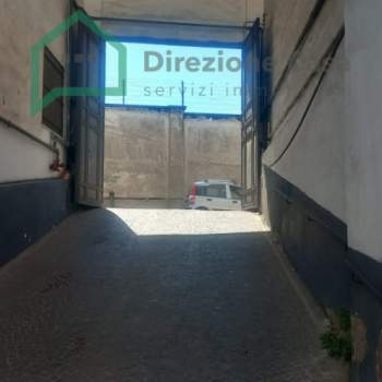 Negozio in affitto a Napoli (Napoli)