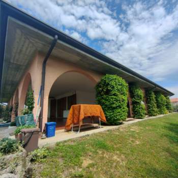 Villa in vendita a Moniga del Garda (Brescia)