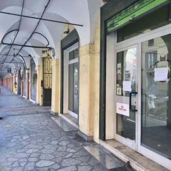 Negozio in affitto a Bologna (Bologna)