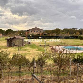 Agriturismo in vendita a Castiglione del Lago (Perugia)