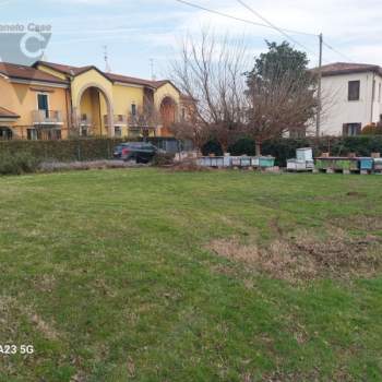 Terreno in vendita a Sant'Angelo di Piove di Sacco (Padova)