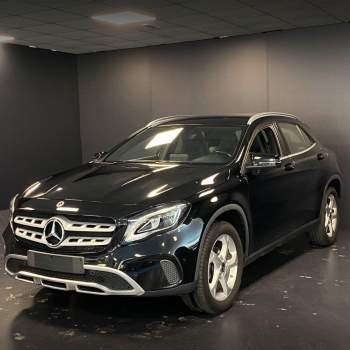 MERCEDES-BENZ GLA 200