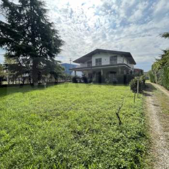 Villa in vendita a Flero (Brescia)