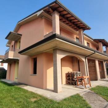 Casa a schiera in vendita a San Possidonio (Modena)