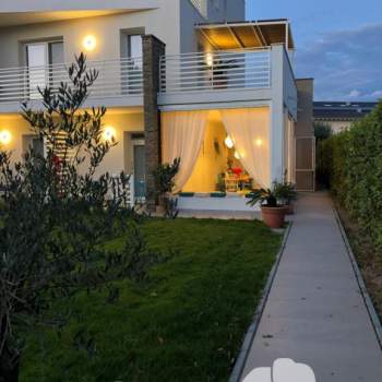 Villa in vendita a Peschiera del Garda (Verona)