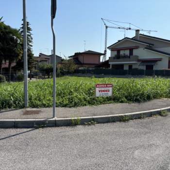 Terreno in vendita a Anguillara Veneta (Padova)