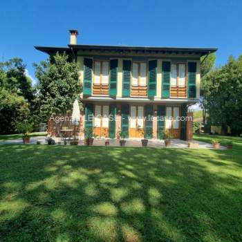 Villa in vendita a Massa (Massa-Carrara)