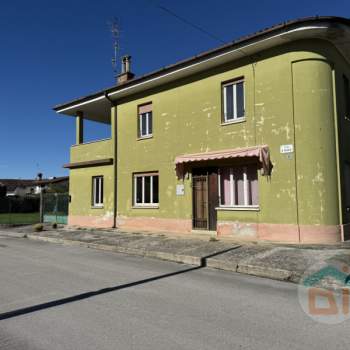 Casa singola in vendita a Capriva del Friuli (Gorizia)