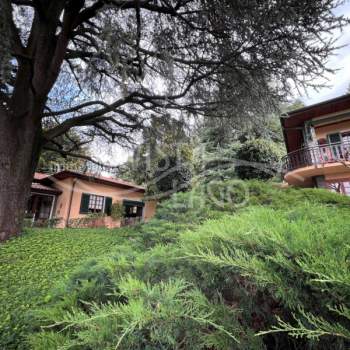 Villa in vendita a Proserpio (Como)