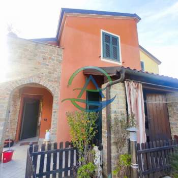 Villa in vendita a Villanova d'Albenga (Savona)