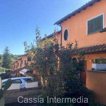 Casa a schiera in vendita a Nepi (Viterbo)