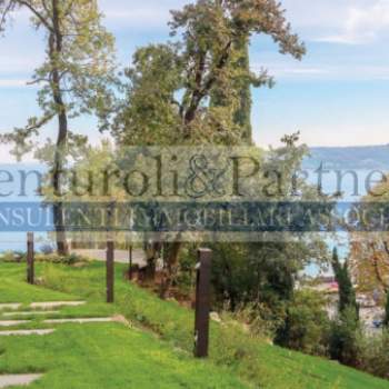 Villa in vendita a Padenghe sul Garda (Brescia)