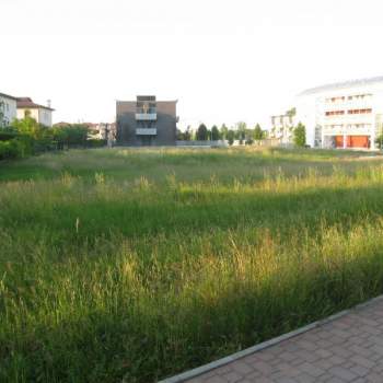 Terreno in vendita a Selvazzano Dentro (Padova)