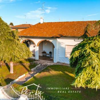 Villa in vendita a Curtatone (Mantova)