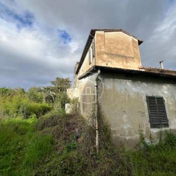 Rustico in vendita a Sesto Fiorentino (Firenze)