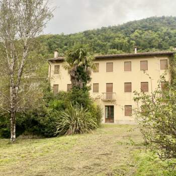 Villa in vendita a Valdobbiadene (Treviso)