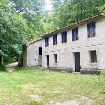 Rustico in vendita a Valdobbiadene (Treviso)