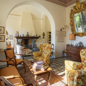 Sassetta, eleganza  e nobiltà nella villa in val di Cornia