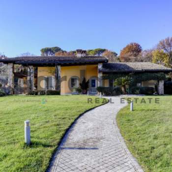 Villa in vendita a Padenghe sul Garda (Brescia)