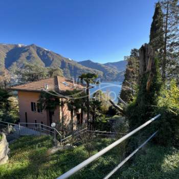 Villa in vendita a Carate Urio (Como)