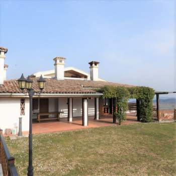 Villa in vendita a Pederobba (Treviso)