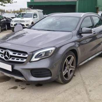 MERCEDES-BENZ GLA 220