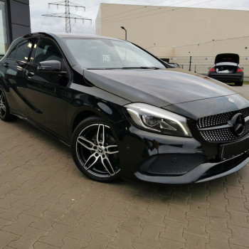  2017 Mercedes-Benz A180 AMG Navi Full LED Harman