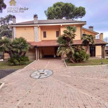 Villa in vendita a Monte Compatri (Roma)