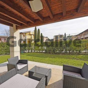 Villa in vendita a Manerba del Garda (Brescia)