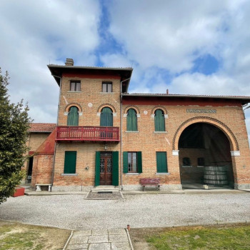 DOGALETTO  Casale Storico edificata nei primi anni del '900.