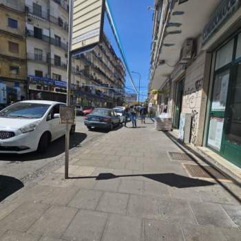 Negozio in vendita a Napoli (Napoli)